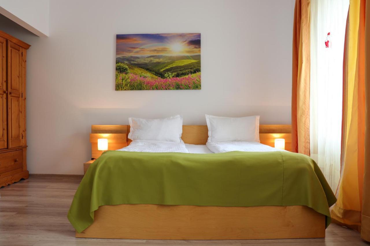 Apartamente Bucegi Rîşnov Esterno foto